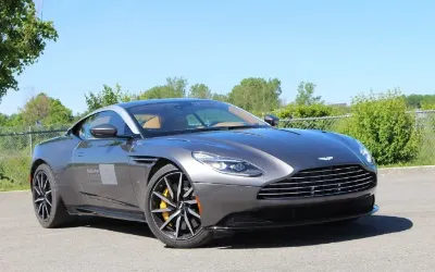 Aston Martin DB11